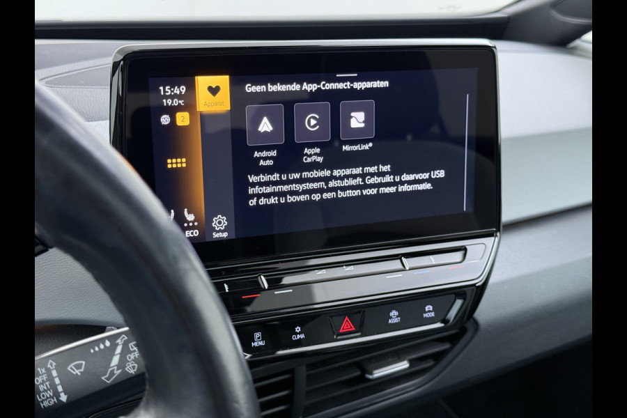 Volkswagen ID.3 First Max 62kWh Pano-dak 20"lm Head-Up-Display Adap.Cruise Camera Elek.Stoelen Navi Ecc Keyless Advanced Head-Up Matrix-Led SOH 91% Ergo Active Stoelen+Stuur+Stoelverwarming Led-a-licht dynamisch Apple Carplay Android Auto Dodehoek detector Dealeronderhouden Origineel Nederlandse Auto € 49.175,- nieuw!