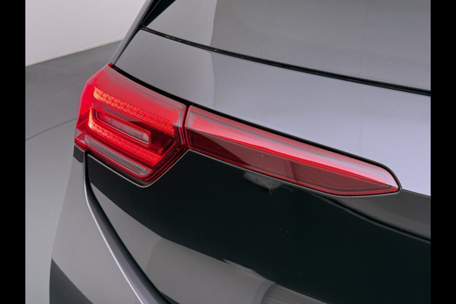 Volkswagen ID.3 First Max 62kWh Pano-dak 20"lm Head-Up-Display Adap.Cruise Camera Elek.Stoelen Navi Ecc Keyless Advanced Head-Up Matrix-Led SOH 91% Ergo Active Stoelen+Stuur+Stoelverwarming Led-a-licht dynamisch Apple Carplay Android Auto Dodehoek detector Dealeronderhouden Origineel Nederlandse Auto € 49.175,- nieuw!