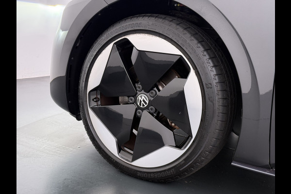 Volkswagen ID.3 First Max 62kWh Pano-dak 20"lm Head-Up-Display Adap.Cruise Camera Elek.Stoelen Navi Ecc Keyless Advanced Head-Up Matrix-Led SOH 91% Ergo Active Stoelen+Stuur+Stoelverwarming Led-a-licht dynamisch Apple Carplay Android Auto Dodehoek detector Dealeronderhouden Origineel Nederlandse Auto € 49.175,- nieuw!