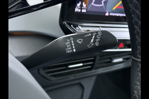 Volkswagen ID.3 First Max 62kWh Pano-dak 20"lm Head-Up-Display Adap.Cruise Camera Elek.Stoelen Navi Ecc Keyless Advanced Head-Up Matrix-Led SOH 91% Ergo Active Stoelen+Stuur+Stoelverwarming Led-a-licht dynamisch Apple Carplay Android Auto Dodehoek detector Dealeronderhouden Origineel Nederlandse Auto € 49.175,- nieuw!