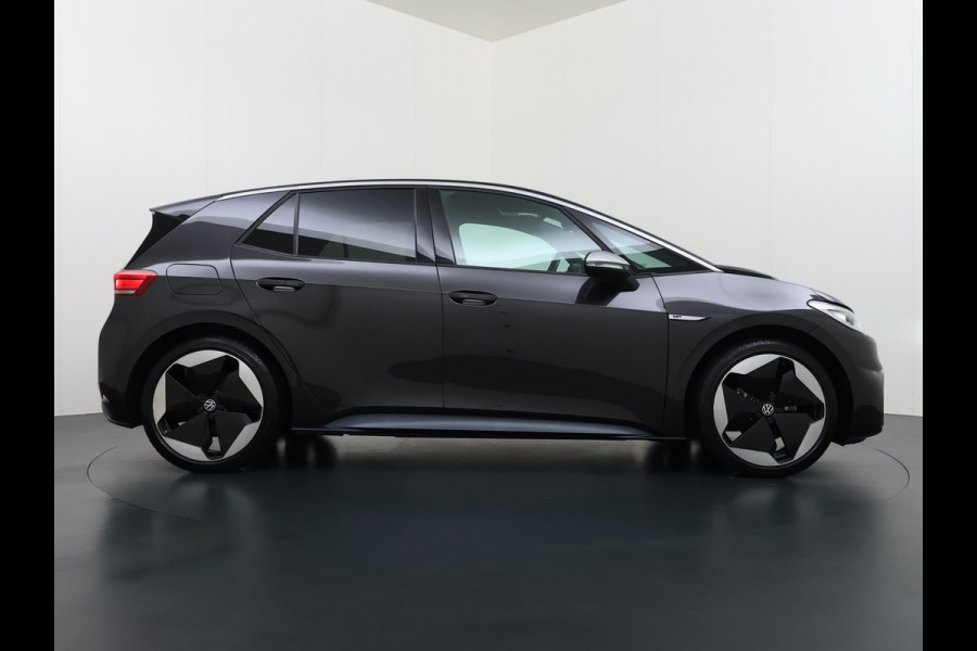 Volkswagen ID.3 First Max 62kWh Pano-dak 20"lm Head-Up-Display Adap.Cruise Camera Elek.Stoelen Navi Ecc Keyless Advanced Head-Up Matrix-Led SOH 91% Ergo Active Stoelen+Stuur+Stoelverwarming Led-a-licht dynamisch Apple Carplay Android Auto Dodehoek detector Dealeronderhouden Origineel Nederlandse Auto € 49.175,- nieuw!