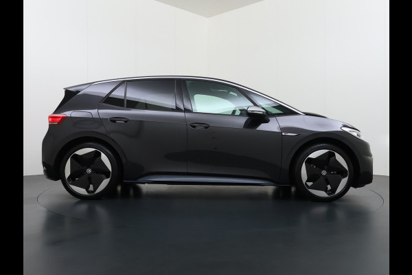 Volkswagen ID.3 First Max 62kWh Pano-dak 20"lm Head-Up-Display Adap.Cruise Camera Elek.Stoelen Navi Ecc Keyless Advanced Head-Up Matrix-Led SOH 91% Ergo Active Stoelen+Stuur+Stoelverwarming Led-a-licht dynamisch Apple Carplay Android Auto Dodehoek detector Dealeronderhouden Origineel Nederlandse Auto € 49.175,- nieuw!