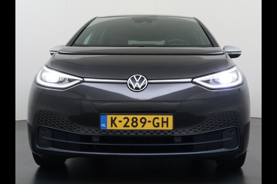 Volkswagen ID.3 First Max 62kWh Pano-dak 20"lm Head-Up-Display Adap.Cruise Camera Elek.Stoelen Navi Ecc Keyless Advanced Head-Up Matrix-Led SOH 91% Ergo Active Stoelen+Stuur+Stoelverwarming Led-a-licht dynamisch Apple Carplay Android Auto Dodehoek detector Dealeronderhouden Origineel Nederlandse Auto € 49.175,- nieuw!