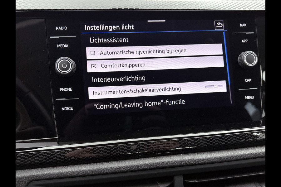 Volkswagen Polo 1.0 TSI Life Business (DIGITALE COCKPIT, STOELVERWARMING, NAVI, CARPLAY, PARKEERSENSOREN, 1e EIGENAAR, CLIMA)