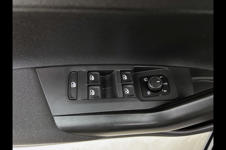 Volkswagen Polo 1.0 TSI Life Business (DIGITALE COCKPIT, STOELVERWARMING, NAVI, CARPLAY, PARKEERSENSOREN, 1e EIGENAAR, CLIMA)