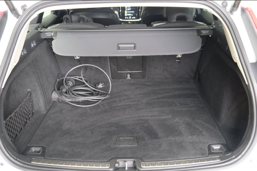 Volvo V60 2.0 T6 Recharge AWD Inscription - Airco, Cruise, PDC, Camera, Carplay, Trekhaak.
