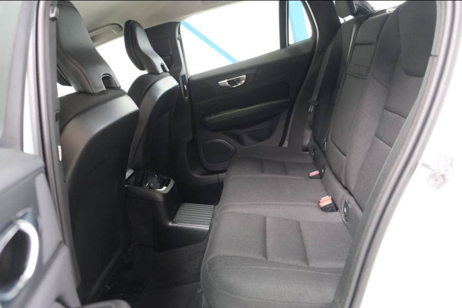 Volvo V60 2.0 T6 Recharge AWD Inscription - Airco, Cruise, PDC, Camera, Carplay, Trekhaak.