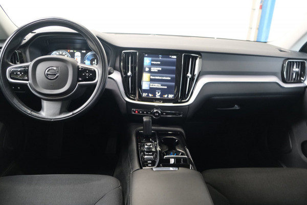 Volvo V60 2.0 T6 Recharge AWD Inscription - Airco, Cruise, PDC, Camera, Carplay, Trekhaak.