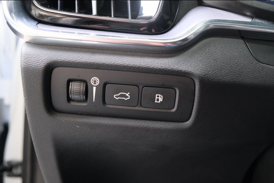 Volvo V60 2.0 T6 Recharge AWD Inscription - Airco, Cruise, PDC, Camera, Carplay, Trekhaak.