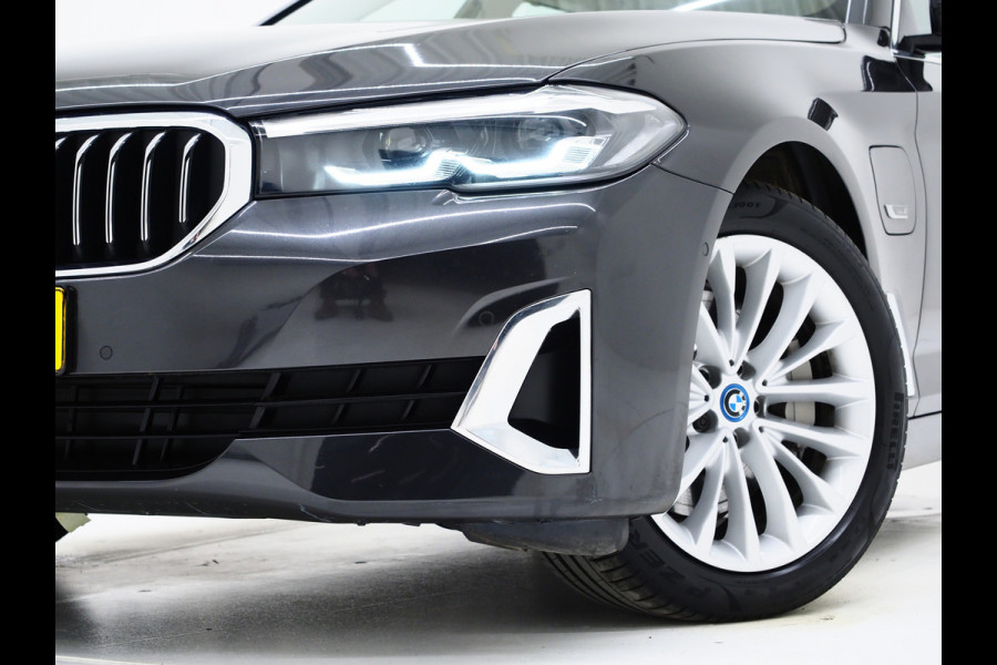BMW 5 Serie Touring 530e xDrive | Panoramadak | Leder | Sfeerlicht | Carplay | Camera | Stoelverwarming