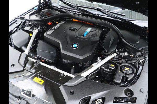 BMW 5 Serie Touring 530e xDrive | Panoramadak | Leder | Sfeerlicht | Carplay | Camera | Stoelverwarming