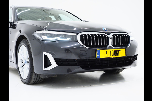 BMW 5 Serie Touring 530e xDrive | Panoramadak | Leder | Sfeerlicht | Carplay | Camera | Stoelverwarming
