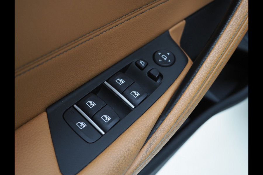 BMW 5 Serie Touring 530e xDrive | Panoramadak | Leder | Sfeerlicht | Carplay | Camera | Stoelverwarming