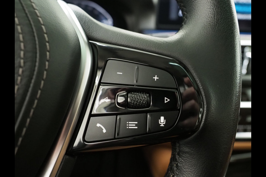 BMW 5 Serie Touring 530e xDrive | Panoramadak | Leder | Sfeerlicht | Carplay | Camera | Stoelverwarming