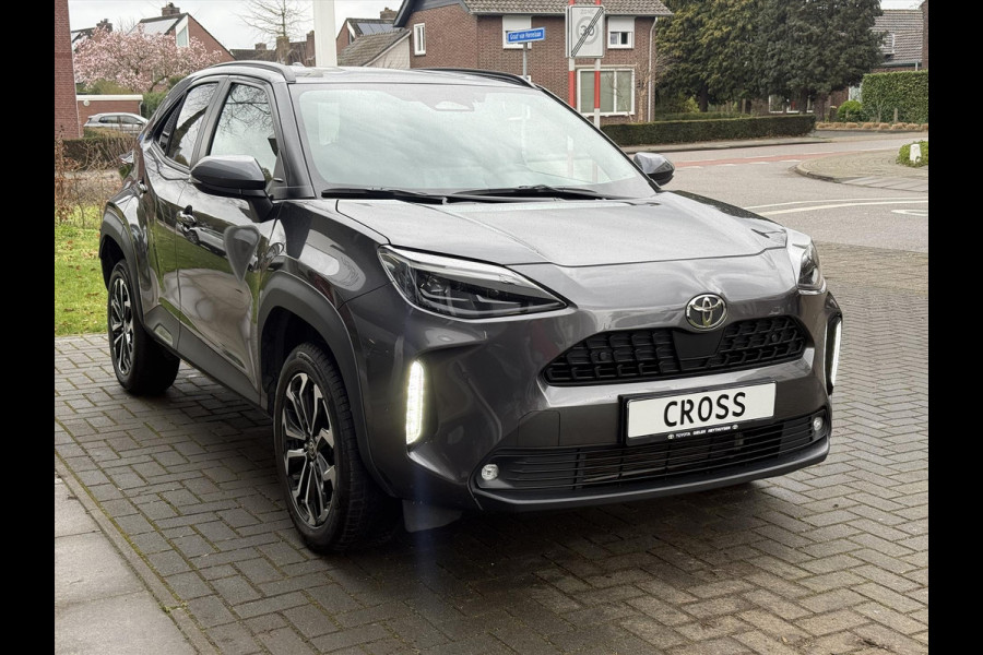 Toyota Yaris Cross 1.5 Hybrid First Edition Plus | Parkeersensoren, Stoel + Stuurverwarming, Groot scherm, Keyless, 17 inch
