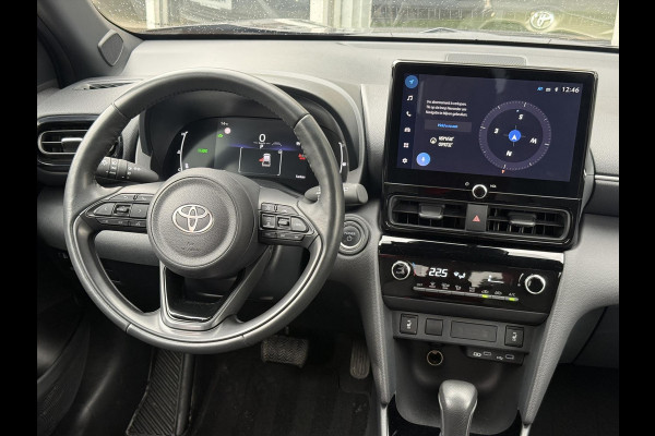 Toyota Yaris Cross 1.5 Hybrid First Edition Plus | Parkeersensoren, Stoel + Stuurverwarming, Groot scherm, Keyless, 17 inch