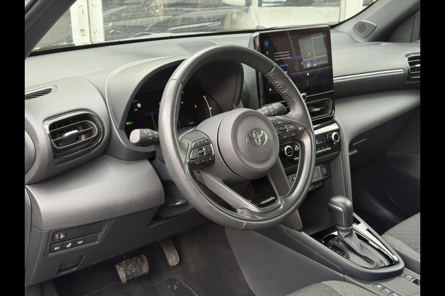 Toyota Yaris Cross 1.5 Hybrid First Edition Plus | Parkeersensoren, Stoel + Stuurverwarming, Groot scherm, Keyless, 17 inch