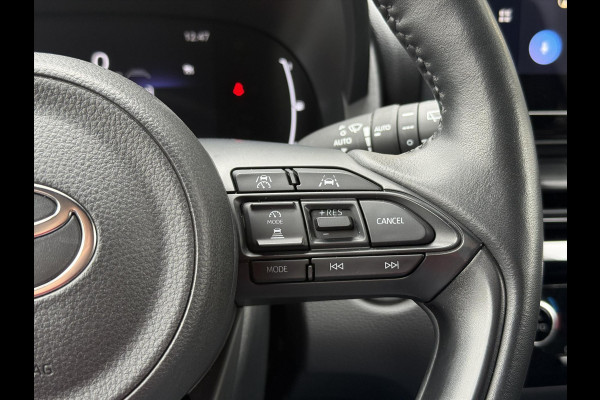 Toyota Yaris Cross 1.5 Hybrid First Edition Plus | Parkeersensoren, Stoel + Stuurverwarming, Groot scherm, Keyless, 17 inch