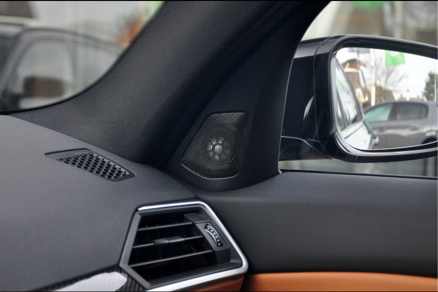 BMW 3 Serie Touring M340i xDrive Business Edition | Panoramadak | Laser | HUD | HK Audio | Premium Selection garantie t/m 09/2027