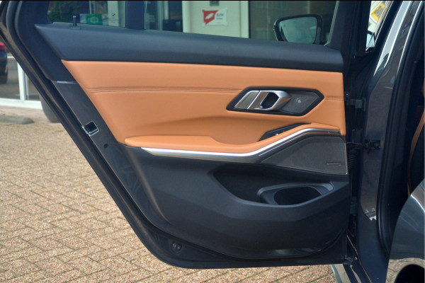 BMW 3 Serie Touring M340i xDrive Business Edition | Panoramadak | Laser | HUD | HK Audio | Premium Selection garantie t/m 09/2027