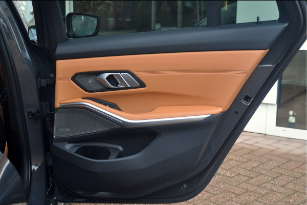 BMW 3 Serie Touring M340i xDrive Business Edition | Panoramadak | Laser | HUD | HK Audio | Premium Selection garantie t/m 09/2027