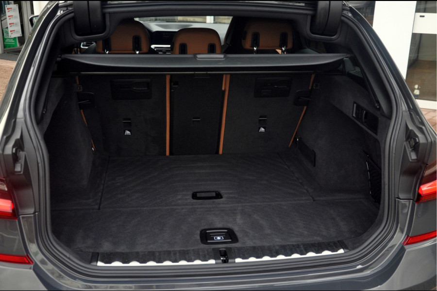 BMW 3 Serie Touring M340i xDrive Business Edition | Panoramadak | Laser | HUD | HK Audio | Premium Selection garantie t/m 09/2027