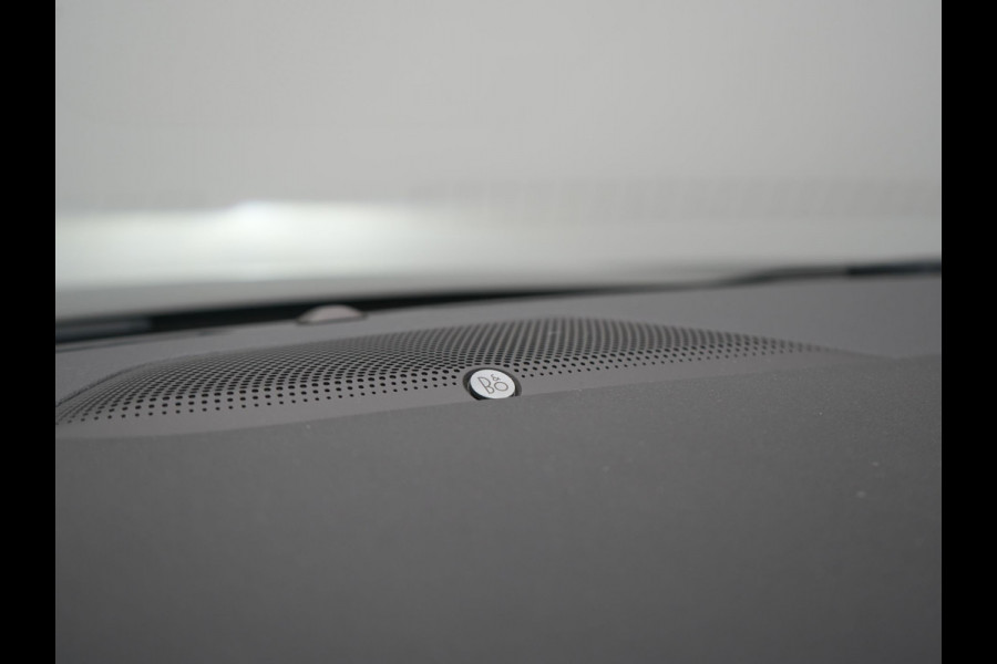 Ford Kuga 2.5 ST-Line X Plug In Hybrid 225pk Dealer O.H PHEV | Trekhaak Afn. | Panodak | Head Up | 360 Camera | Bang & Olufsen Audio | Alcantara Sportstoelen Verwarmd | Adaptive Cruise | Pilot Assist | Blis | Navigatie | Virtual | DAB | 18"L.M |