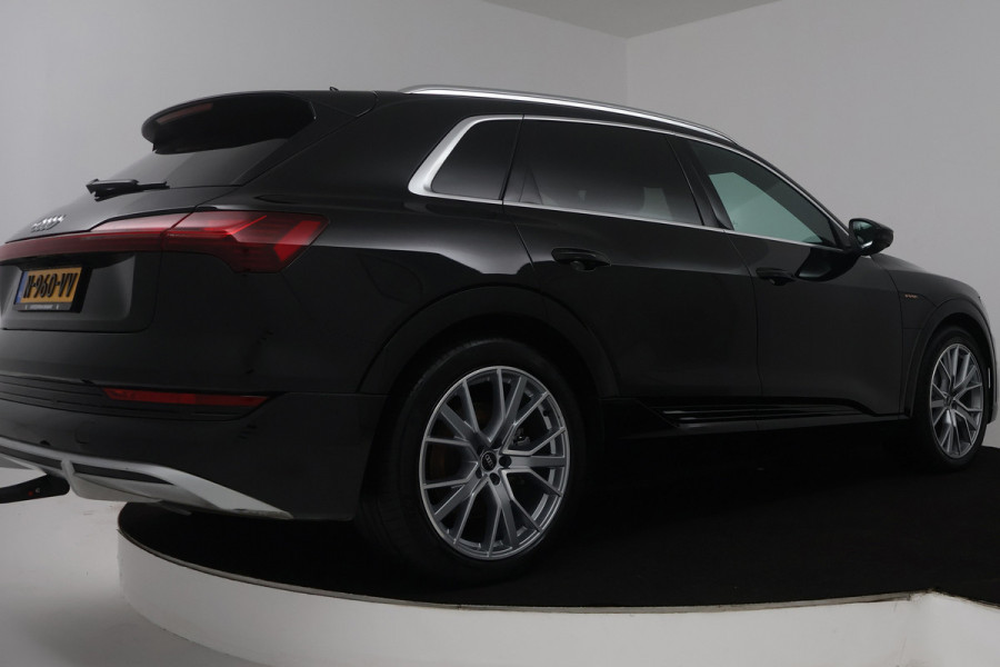 Audi e-tron 55 quattro S edition 95 kWh (TREKHAAK, B&O SOUND, SOH 92%, STOEL/STUUR VERWARMING, CRUISE ADAPTIEF, ELEKTR STOELEN)