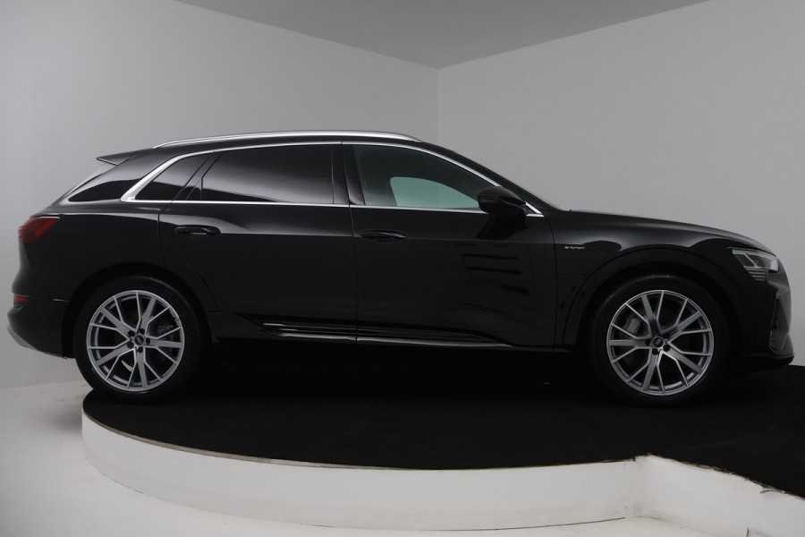 Audi e-tron 55 quattro S edition 95 kWh (TREKHAAK, B&O SOUND, SOH 92%, STOEL/STUUR VERWARMING, CRUISE ADAPTIEF, ELEKTR STOELEN)