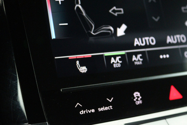 Audi e-tron 55 quattro S edition 95 kWh (TREKHAAK, B&O SOUND, SOH 92%, STOEL/STUUR VERWARMING, CRUISE ADAPTIEF, ELEKTR STOELEN)