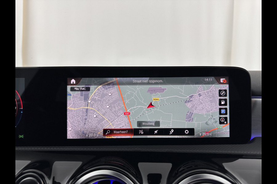 Mercedes-Benz A-Klasse 250 e AMG Limited Business Solution (Plug-in) (INCL-BTW) *PANO | LEATHER-MICROFIBRE | FULL-LED | AMBIENTLIGHT | HEATED-SPORTSEATS | WIDESCREEN-DIGICOCKPIT | DAB+ | NAVI-FULLMAP | CAMERA | PRIVACYGLASS | LANE-ASSIST | DYNAMIC-SELECT | 18'