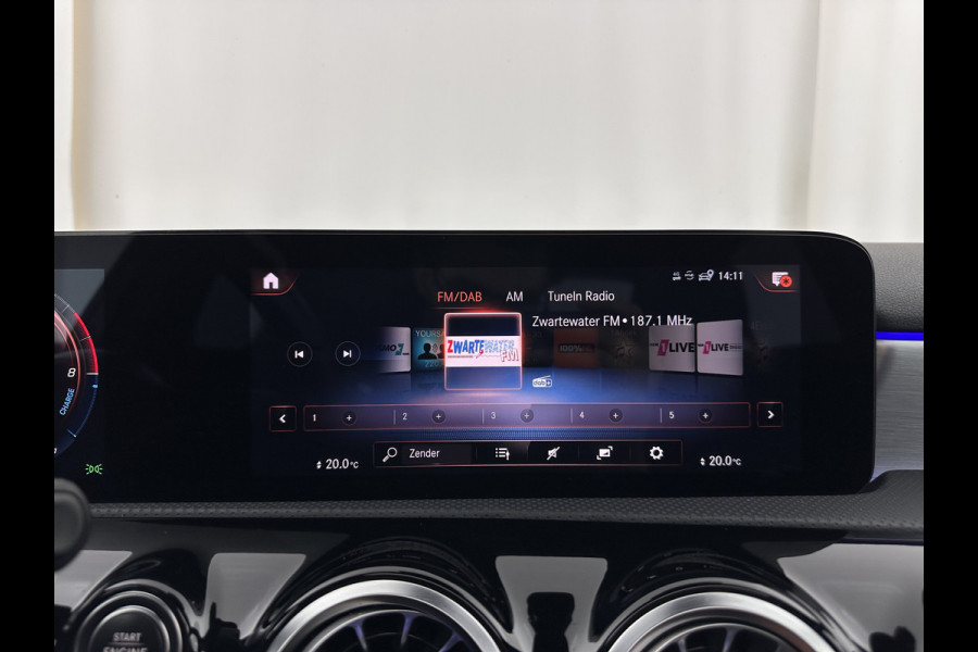 Mercedes-Benz A-Klasse 250 e AMG Limited Business Solution (Plug-in) (INCL-BTW) *PANO | LEATHER-MICROFIBRE | FULL-LED | AMBIENTLIGHT | HEATED-SPORTSEATS | WIDESCREEN-DIGICOCKPIT | DAB+ | NAVI-FULLMAP | CAMERA | PRIVACYGLASS | LANE-ASSIST | DYNAMIC-SELECT | 18'