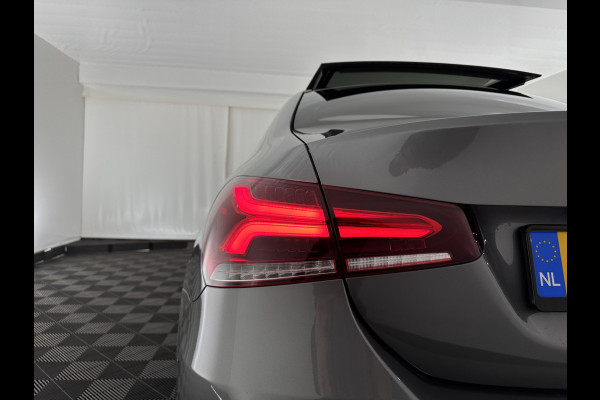 Mercedes-Benz A-Klasse 250 e AMG Limited Business Solution (Plug-in) (INCL-BTW) *PANO | LEATHER-MICROFIBRE | FULL-LED | AMBIENTLIGHT | HEATED-SPORTSEATS | WIDESCREEN-DIGICOCKPIT | DAB+ | NAVI-FULLMAP | CAMERA | PRIVACYGLASS | LANE-ASSIST | DYNAMIC-SELECT | 18'