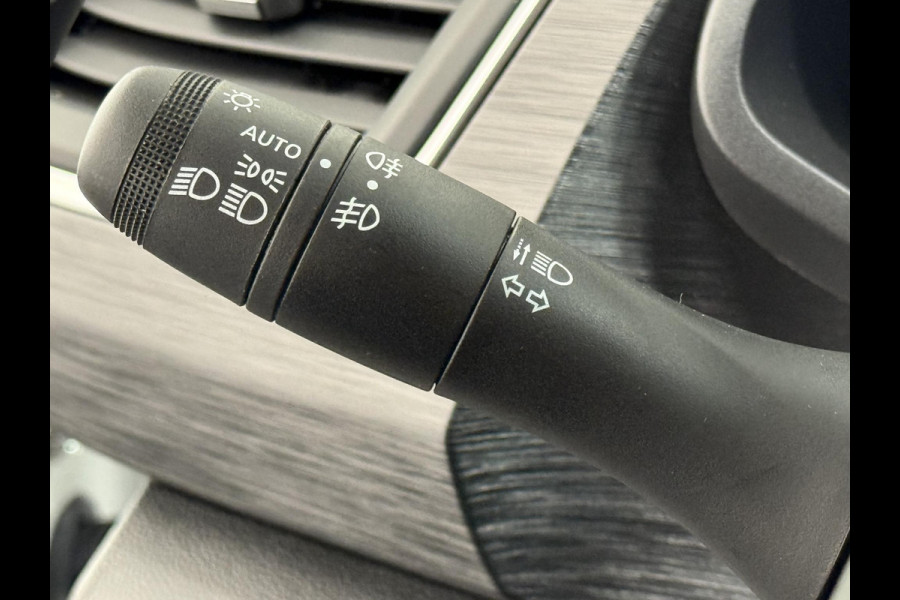 Renault Trafic 2.0 Blue dC1 150 EDC T29 L2H1 Extra Dubbele Cabine Navigatie Airco Lichtmetalen velgen Betimmering Trekhaak Camera Parkeer sensoren Dab