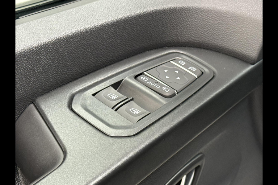 Renault Trafic 2.0 Blue dC1 150 EDC T29 L2H1 Extra Dubbele Cabine Navigatie Airco Lichtmetalen velgen Betimmering Trekhaak Camera Parkeer sensoren Dab