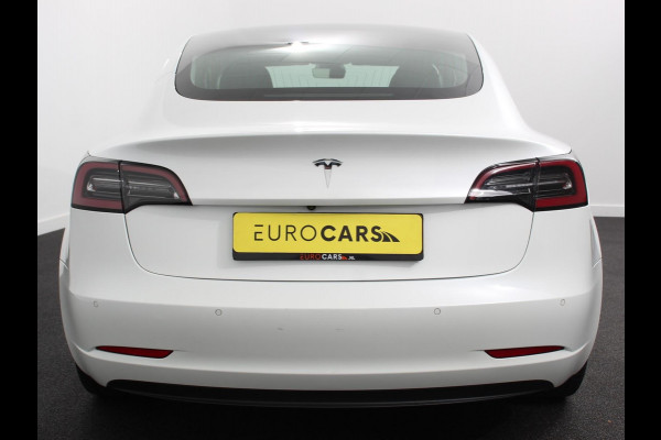 Tesla Model 3 Standard RWD Plus 60 kWh Panorama dak Navigatie Leder Parkeersensoren Camera 19" Sport Wheels