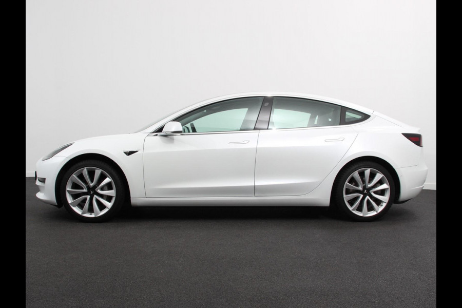 Tesla Model 3 Standard RWD Plus 60 kWh Panorama dak Navigatie Leder Parkeersensoren Camera 19" Sport Wheels