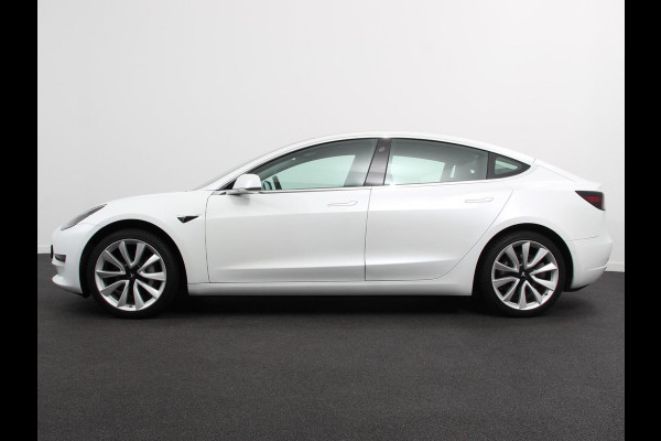 Tesla Model 3 Standard RWD Plus 60 kWh Panorama dak Navigatie Leder Parkeersensoren Camera 19" Sport Wheels