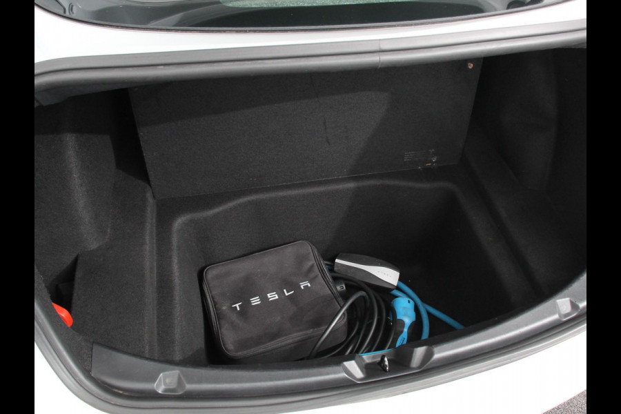 Tesla Model 3 Standard RWD Plus 60 kWh Panorama dak Navigatie Leder Parkeersensoren Camera 19" Sport Wheels