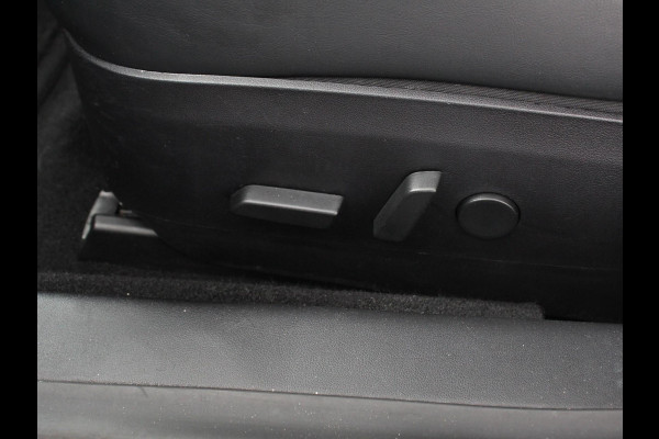 Tesla Model 3 Standard RWD Plus 60 kWh Panorama dak Navigatie Leder Parkeersensoren Camera 19" Sport Wheels