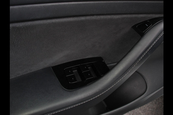 Tesla Model 3 Standard RWD Plus 60 kWh Panorama dak Navigatie Leder Parkeersensoren Camera 19" Sport Wheels