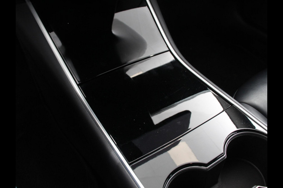 Tesla Model 3 Standard RWD Plus 60 kWh Panorama dak Navigatie Leder Parkeersensoren Camera 19" Sport Wheels