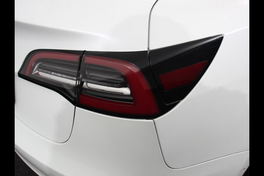 Tesla Model 3 Standard RWD Plus 60 kWh Panorama dak Navigatie Leder Parkeersensoren Camera 19" Sport Wheels