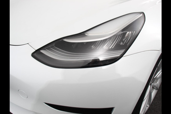 Tesla Model 3 Standard RWD Plus 60 kWh Panorama dak Navigatie Leder Parkeersensoren Camera 19" Sport Wheels