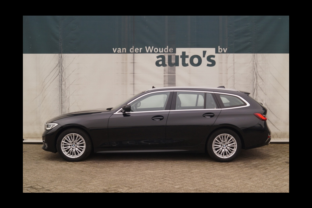 BMW 3 Serie Touring 320i 184pk Business Edition Plus -PANO-LEER-