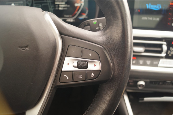 BMW 3 Serie Touring 320i 184pk Business Edition Plus -PANO-LEER-