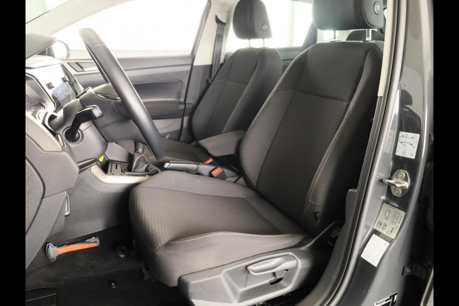 Volkswagen Polo 1.0 TSI Comfortline 95 PK | Navigatie | Parkeersensoren voor en achter | Automatische airco |