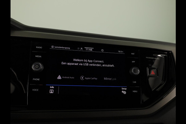 Volkswagen Polo 1.0 TSI Comfortline 95 PK | Navigatie | Parkeersensoren voor en achter | Automatische airco |