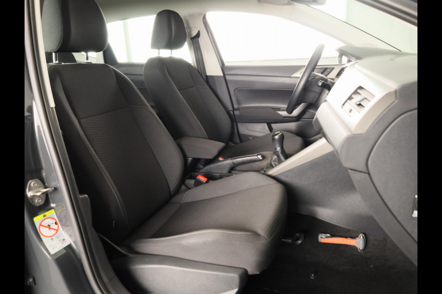 Volkswagen Polo 1.0 TSI Comfortline 95 PK | Navigatie | Parkeersensoren voor en achter | Automatische airco |