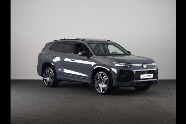 Volkswagen Tayron 1.5 eHybrid R-Line Edition 272 pk Automaat (DSG) | Navigatie | Panoramadak | Parkeersensoren (Park assist) | Achteruitrijcamera | Black Style pakket | R-Line |